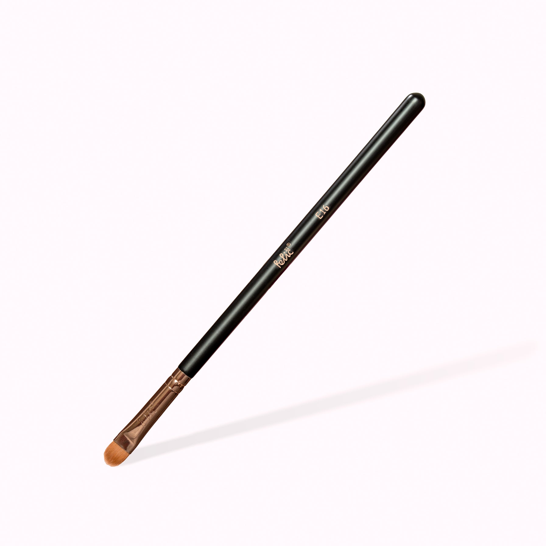 Felic 21 Eye Brush E16 Sharp Crease Brush