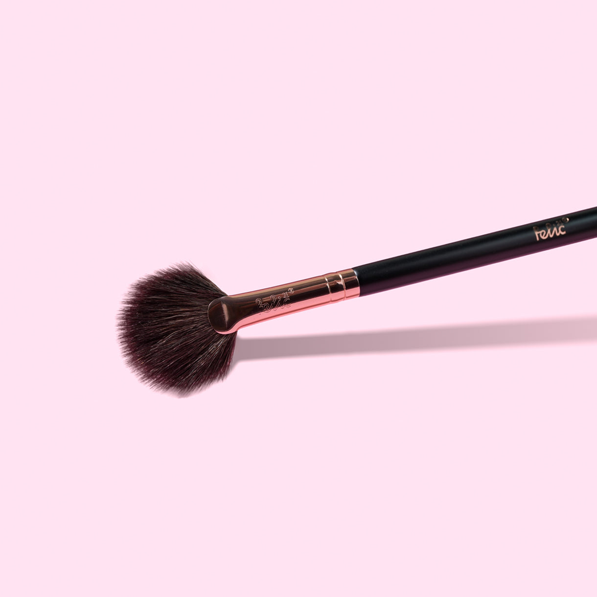 Felic 21 Face Brush F04 Fan Highlighter Brush