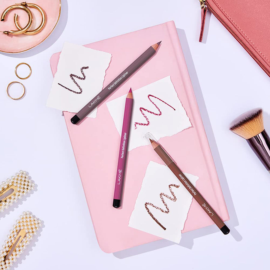 Lakme Ultimate Glam Lip Liner 0.78G